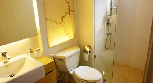 Koupelna v ubytování Atlantis Condo & Water Park Pattaya By the Sea