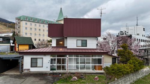 巣 The Nest - 2 min to Furano Ski resort by foot