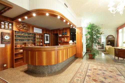 Zona de hol sau recepție la Hotel Abbazia