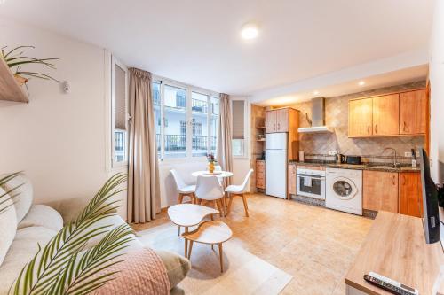 Cosy 2 Bed set in a quiet street of Los Boliches - Pass the Keys