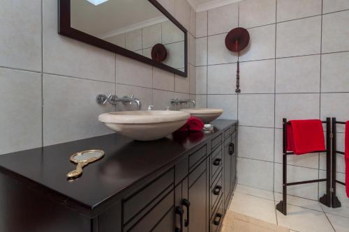 Ένα μπάνιο στο The Garden View Suite
