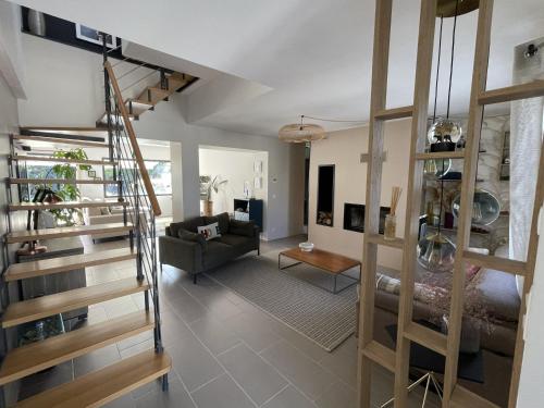 Villa plein sud, piscine & pétanque pour 7 personnes