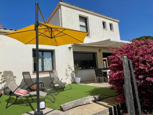 Villa plein sud, piscine & pétanque pour 7 personnes