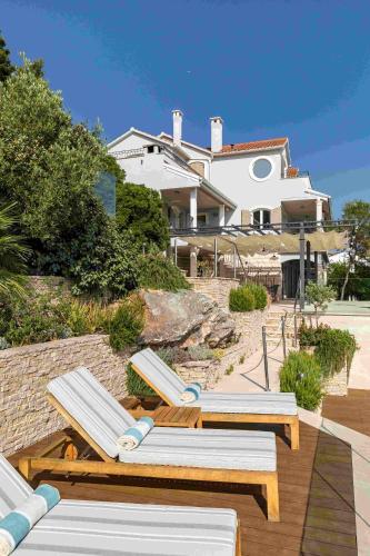 Luxury Villa Hvar Carpe Diem newly renovated with private pool by the sea