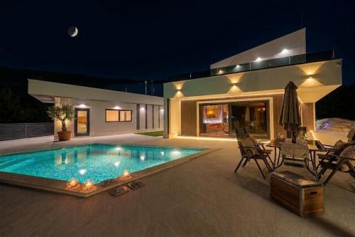 Smart Home, A plus Location, Heated Pool - Villa Saya Excelsior