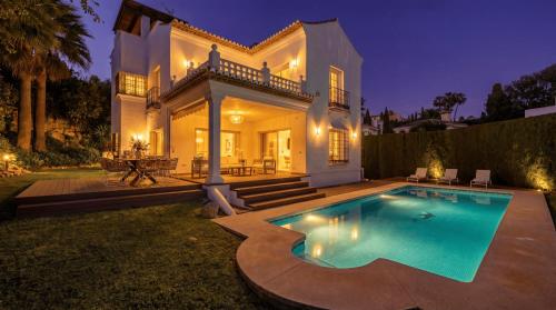 Foto VACATION MARBELLA I Villa Nadal, Private Heated Pool, 5BDR, Lush Garden, BBQ, Alarm System, Best Beaches at Your Doorstep 1