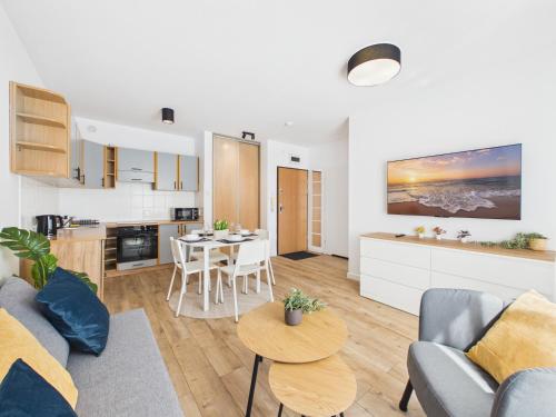 Sierpińskiego apartment with balcony near Szczęśliwicki Park