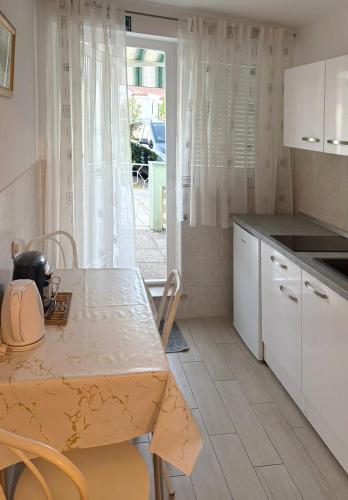 STUDIO MIMI CENTER OF TOWN KRK CROATIA