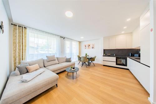 Zagreb 245 - 246 - 247 - 248 - 4 Units - Three Bedroom Apartments - New - Balcony - Parking - Flexible Keybox Entry - Modern
