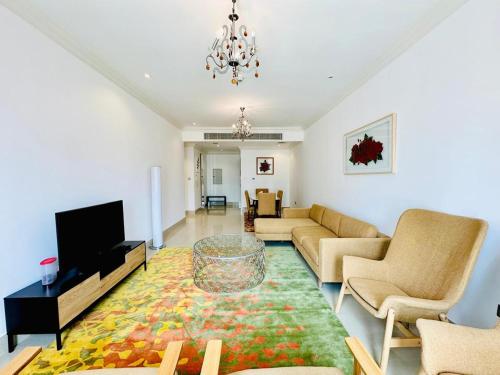 Luxury Stay , Pool,Gym & Jacuzzi Hotel Style Living