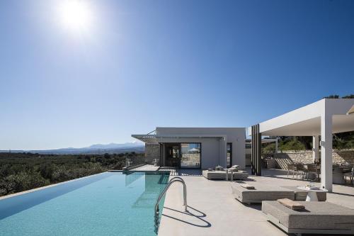 Miyori Villa, Simplicity of Single-Level Sea Views by etouri