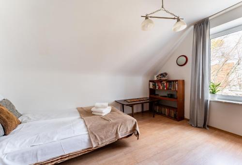 Beniowskiego Standard Apartment by BookingHost