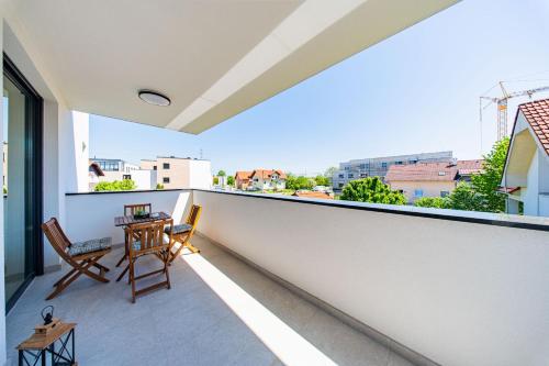 Zagreb 245 - 246 - 247 - 248 - 249 - 5 Units - Three Bedroom Apartments - New - Balcony - Parking - Flexible Keybox Entry - Modern