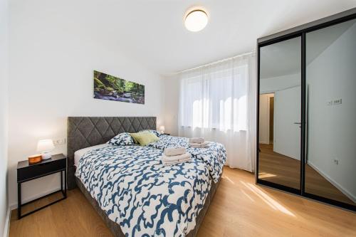 Zagreb 245 - 246 - 247 - 248 - 249 - 5 Units - Three Bedroom Apartments - New - Balcony - Parking - Flexible Keybox Entry - Modern