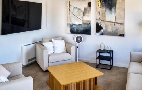 Beautiful Home In Makarska