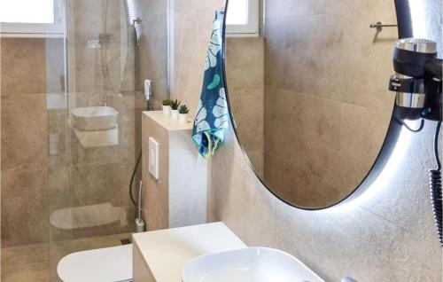 Beautiful Home In Makarska