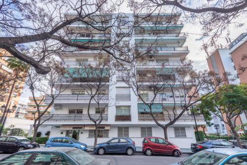 Hola MarBella Pleasant apartment Fontanilla beach side