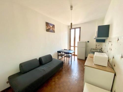 10 minutes from the cathedral- Metro 100 meters away