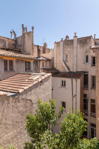Le Pǐgeonnier - Un Voyage En Provence