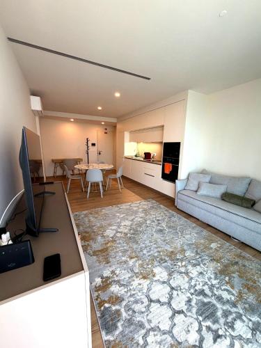 Aveiro Station Apartment by Adiciona