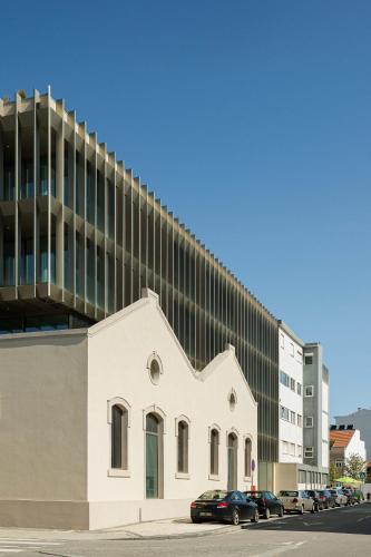 Aveiro Station Apartment by Adiciona