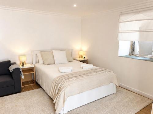 Modern Studio with Private Patio near Cascais and Sintra