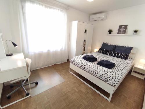 T4 3 chambres 4 étoiles clim et garage option ideal groupe tourisme et croisières proche Port Euromed Terrasses du port