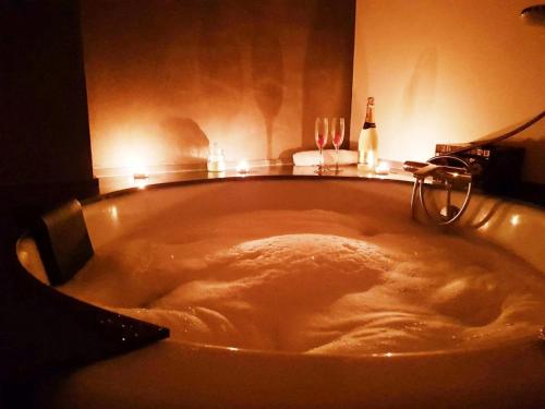 Deluxe Apartment with Jacuzzy