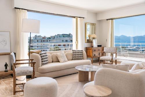 COZYSTAY Exceptional Apartment Sea View Top Floor Terrace & Garage