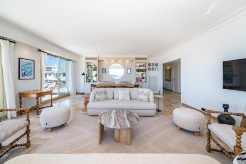 COZYSTAY Exceptional Apartment Sea View Top Floor Terrace & Garage