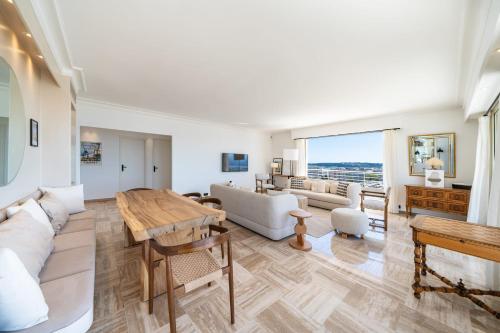 COZYSTAY Exceptional Apartment Sea View Top Floor Terrace & Garage