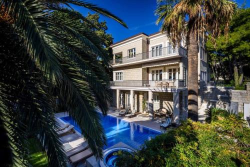 Luxury seafront Villa Castello Split near Old Town with private pool