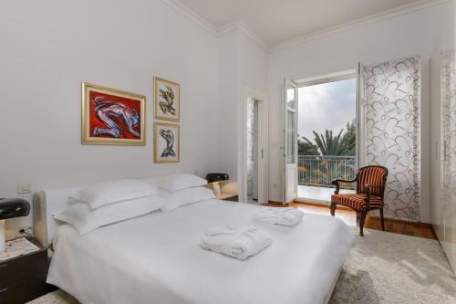 Luxury seafront Villa Castello Split near Old Town with private pool