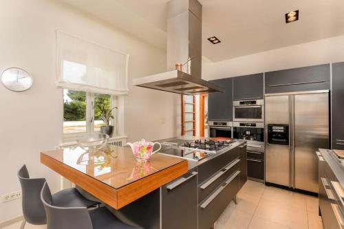 Luxury seafront Villa Castello Split near Old Town with private pool