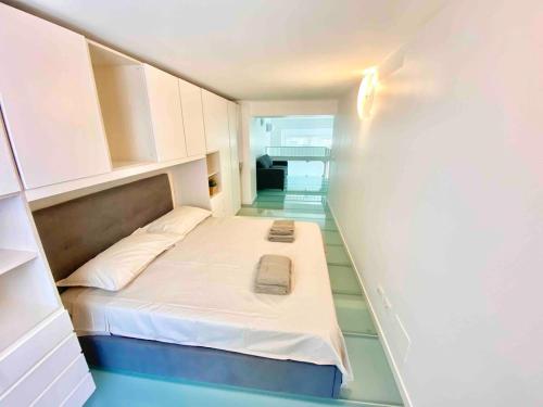 Loft in the center - metro - 12 beds