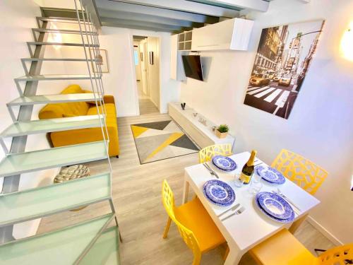Loft in the center - metro - 12 beds