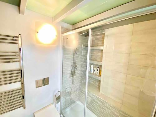 Loft in the center - metro - 12 beds
