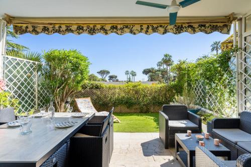 LA PARENTHÈSE CALME avec Terrasse, Jardin et Piscine
