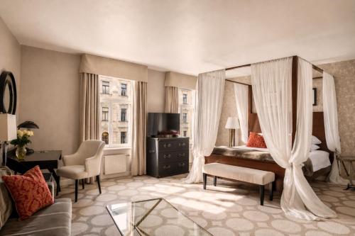 Grand Palace Hotel - Small Luxury Hotels of the World — Photo of the whole room