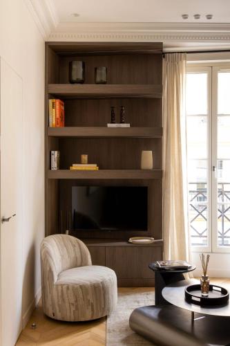 Harmony Collection III 3BR Suite 6P Opera Grevin