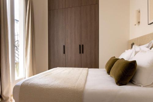 Harmony Collection III 3BR Suite 6P Opera Grevin