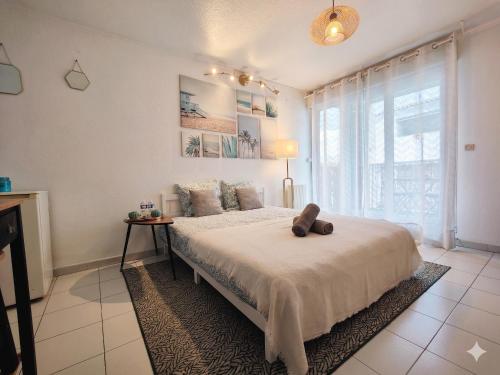Airkeys Le Galice - Idéal Couple en Escapade Aix Culture & Détente - Terrasse Privée - Calme - Parking GRATUIT - Bastide Cézanne en face - Centre Aix 15min à pied - WIFI HD - Climatisation