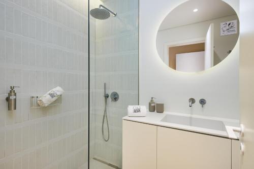 Seaview Bright Apartment - Oceanfront Luxury