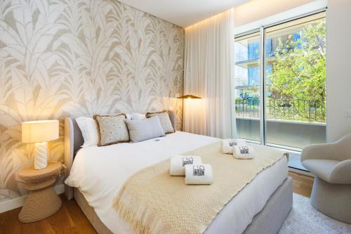 Seaview Bright Apartment - Oceanfront Luxury