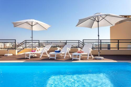 Privilege Apartment Ida with Rooftop Pool, Village Marina - Olhão