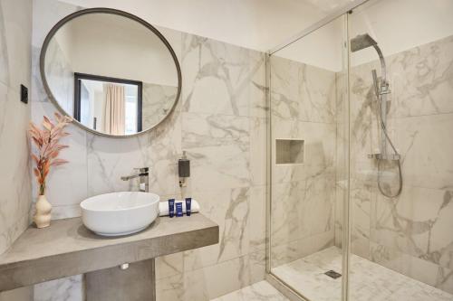 Apartement Place Vendome by Studioprestige