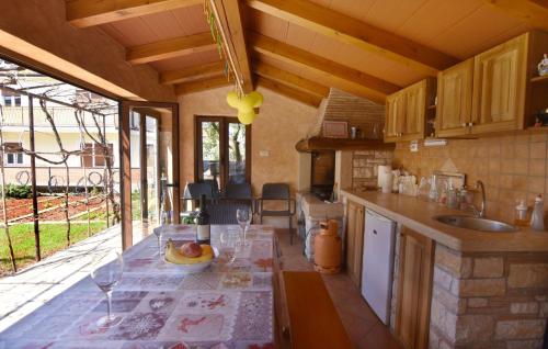 Spacious ground-floor flat in Umag