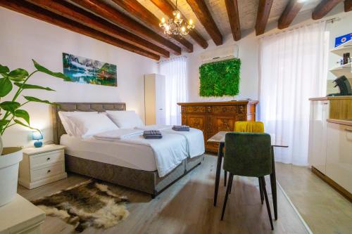 OLD TOWN - Heart of ROVINJ - INCLUDES PARKING