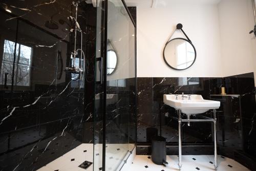 Comfortable Apartment in Paris Close To Trocadero