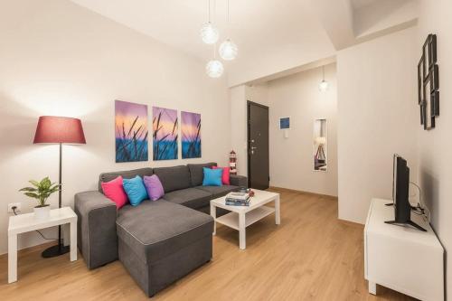 Bright & Modern 1BD Apartment in Neos Kosmos